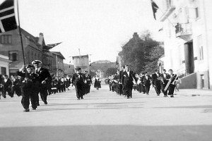 Bilde av Guttemusikken en 17. mai i Jernbanealleen